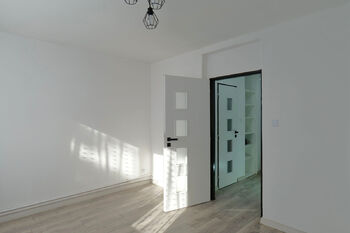 Pokoj - Prodej bytu 3+1 v osobním vlastnictví 57 m², Zběšičky
