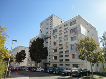Pronájem bytu 1+kk v osobním vlastnictví 36 m², Praha 10 - Strašnice