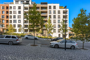 Pohled na dům - Prodej bytu 1+kk v osobním vlastnictví 38 m², Praha 5 - Jinonice