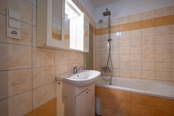 Prodej domu 200 m², Křtiny