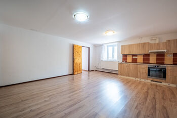 Prodej domu 200 m², Křtiny