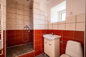 Prodej domu 200 m², Křtiny