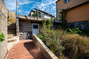 Prodej domu 200 m², Křtiny