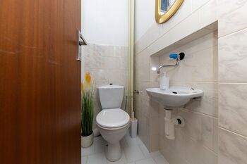 2NP Záchod - Prodej domu 298 m², Brno