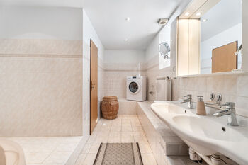 Prodej domu 380 m², Dubá