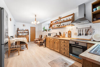 Prodej domu 380 m², Dubá