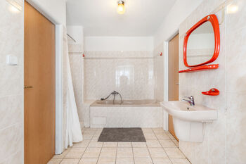 Prodej domu 380 m², Dubá