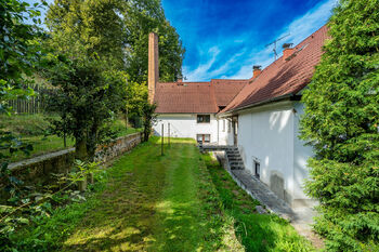 Prodej domu 380 m², Dubá