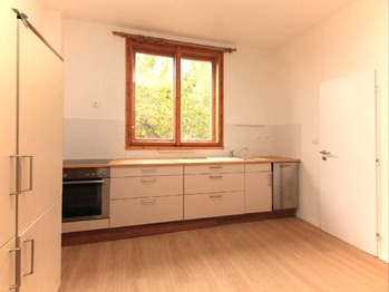 kuchyně - Pronájem bytu 1+1 v družstevním vlastnictví 40 m², Praha 8 - Libeň