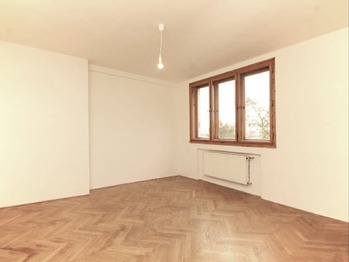 pokoj - Pronájem bytu 1+1 v družstevním vlastnictví 40 m², Praha 8 - Libeň