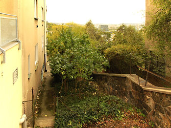 Pronájem bytu 1+1 v družstevním vlastnictví 40 m², Praha 8 - Libeň