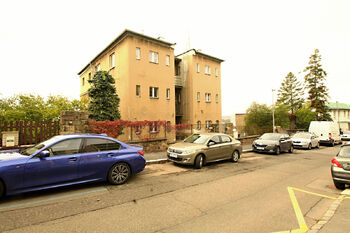 Pronájem bytu 1+1 v družstevním vlastnictví 40 m², Praha 8 - Libeň