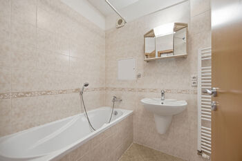 Pronájem bytu 1+kk v osobním vlastnictví 45 m², Praha 10 - Záběhlice