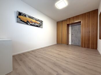 Pronájem bytu 3+kk v osobním vlastnictví 68 m², Praha 9 - Vysočany