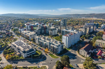 Dron - pohled na "Rarach" a okolí - Prodej bytu 2+kk v osobním vlastnictví 55 m², Praha 4 - Modřany