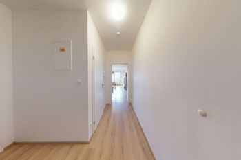 Chodba a zádveří - Prodej bytu 2+kk v osobním vlastnictví 55 m², Praha 4 - Modřany
