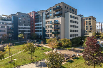 Vnitroblok - Prodej bytu 2+kk v osobním vlastnictví 55 m², Praha 4 - Modřany
