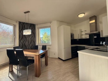 Kuchyně - Prodej domu 160 m², Třemošná
