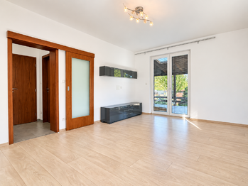 Obývací pokoj - Prodej domu 160 m², Třemošná