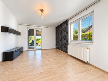 Obývací pokoj - Prodej domu 160 m², Třemošná