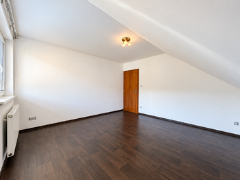Ložnice - Prodej domu 160 m², Třemošná
