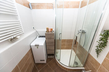 Pronájem bytu 1+kk v osobním vlastnictví 33 m², Praha 9 - Kyje