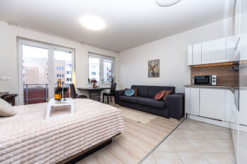 Pronájem bytu 1+kk v osobním vlastnictví 33 m², Praha 9 - Kyje