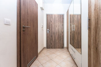 Pronájem bytu 1+kk v osobním vlastnictví 33 m², Praha 9 - Kyje