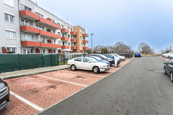 Pronájem bytu 1+kk v osobním vlastnictví 33 m², Praha 9 - Kyje