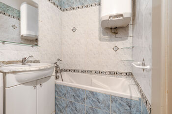 Koupelna - Pronájem bytu 3+1 v osobním vlastnictví 97 m², Praha 10 - Vršovice