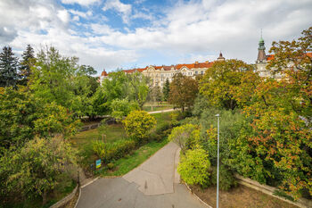 Heroldovy sady hned u domu - Pronájem bytu 3+1 v osobním vlastnictví 97 m², Praha 10 - Vršovice