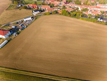 Prodej pozemku 9131 m², Kučerov