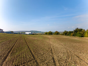 Prodej pozemku 9131 m², Kučerov