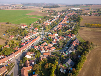 Prodej pozemku 9131 m², Kučerov