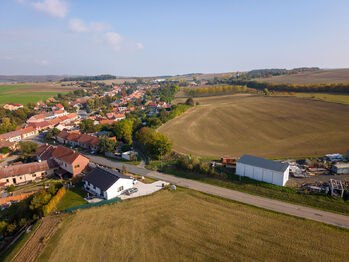 Prodej pozemku 9131 m², Kučerov