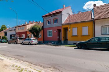 Prodej rodinného domu se zahradou, 216 m2, plocha pozemku 181 m2, ulice Brandlova, Hodonín - Prodej domu 216 m², Hodonín
