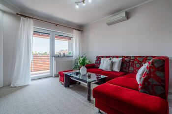 Prodej rodinného domu se zahradou, 216 m2, plocha pozemku 181 m2, ulice Brandlova, Hodonín - Prodej domu 216 m², Hodonín