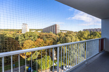 společný lodžie na patře - Pronájem bytu 2+kk v osobním vlastnictví 43 m², Praha 8 - Kobylisy