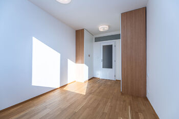 Pronájem bytu 2+kk v osobním vlastnictví 43 m², Praha 8 - Kobylisy