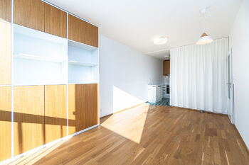 Pronájem bytu 2+kk v osobním vlastnictví 43 m², Praha 8 - Kobylisy