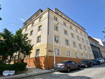 Pronájem bytu 3+kk v osobním vlastnictví 74 m², Praha 6 - Břevnov