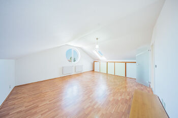 Prodej bytu 3+1 v osobním vlastnictví 134 m², Dolní Břežany