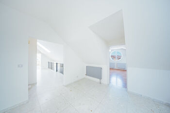 Prodej bytu 3+1 v osobním vlastnictví 134 m², Dolní Břežany