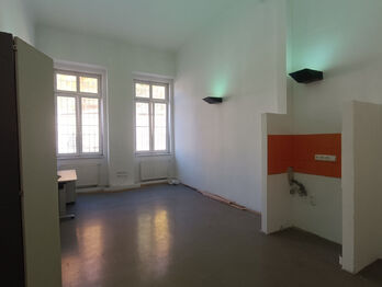 Pronájem kancelářských prostor 34 m², Praha 5 - Smíchov