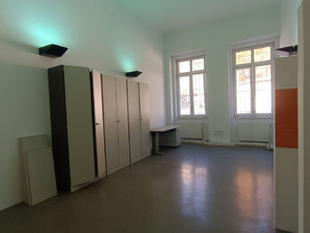 Pronájem kancelářských prostor 34 m², Praha 5 - Smíchov