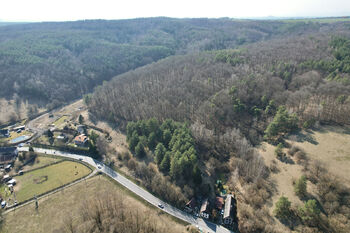 Prodej pozemku 8424 m², Medonosy