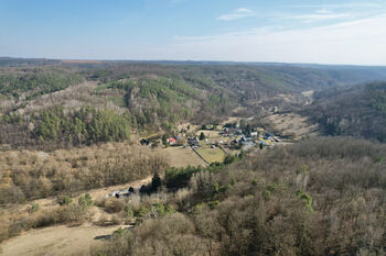 Prodej pozemku 8424 m², Medonosy