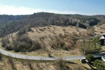 Prodej pozemku 1568 m², Medonosy