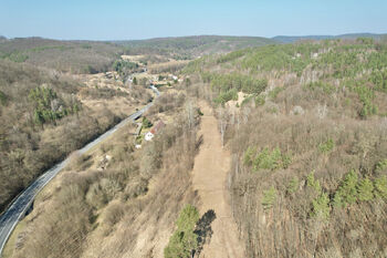 Prodej pozemku 6644 m², Medonosy