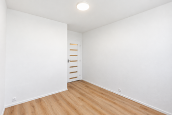 Pokoj 1 - Prodej bytu 4+kk v osobním vlastnictví 92 m², Kostelec nad Černými lesy